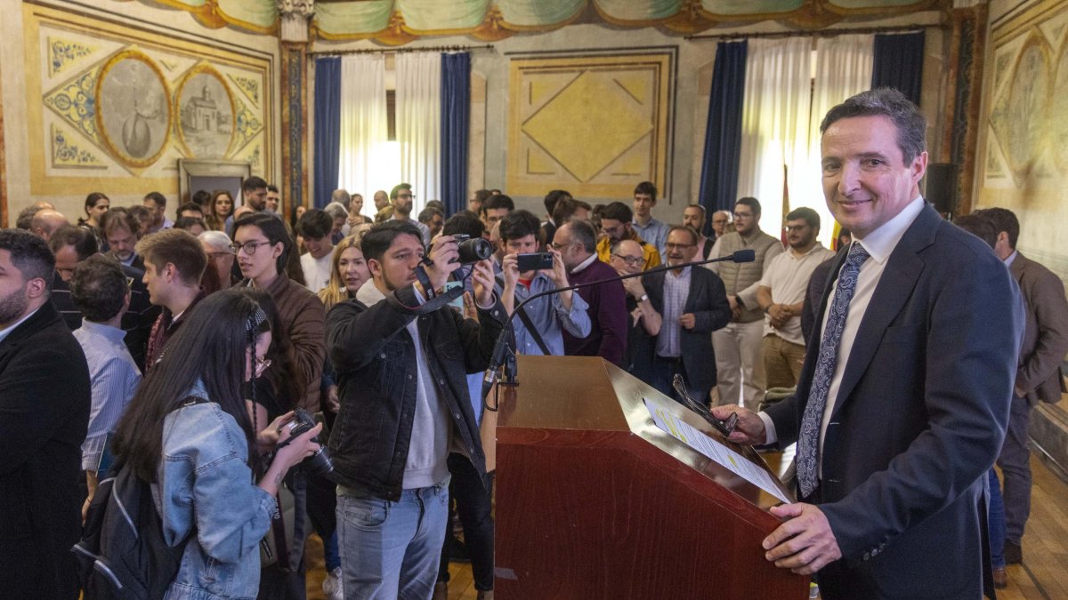 Juan Manuel Corchado, en el momento de presentar su candidatura.