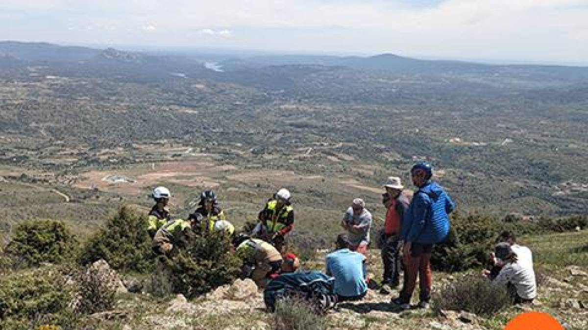 Rescatan en helicóptero a un piloto de parapente tras sufrir una caída en Ávila