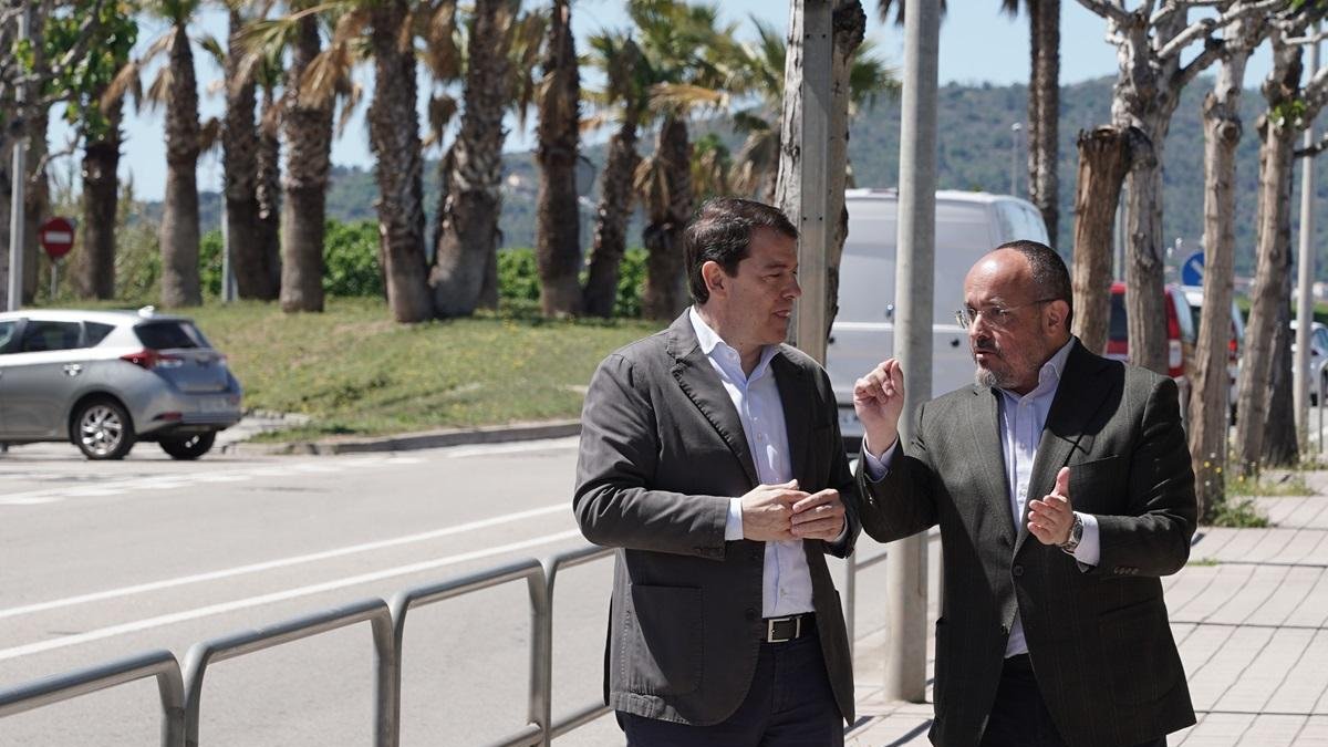 Alfonso Fernández Mañueco en visita Cataluña para acompañar al candidato del PP a las elecciones autonómicas, Alejandro Fernández.