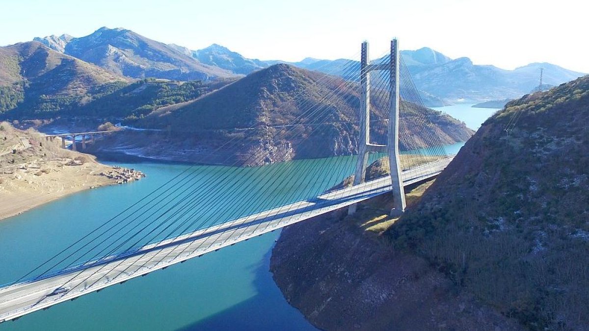 Puente Ingeniero Carlos Fernández Casado en León. JC / CCO