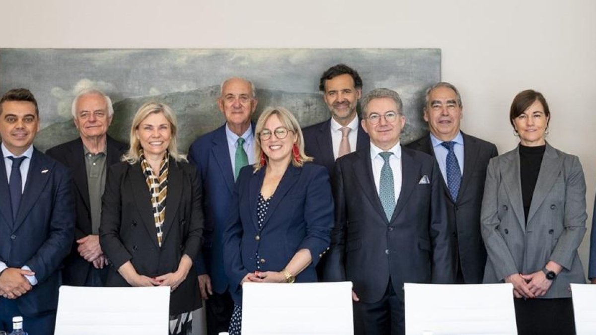 CaixaBank reúne a su Consejo Asesor en la Casa del Cordón de Burgos