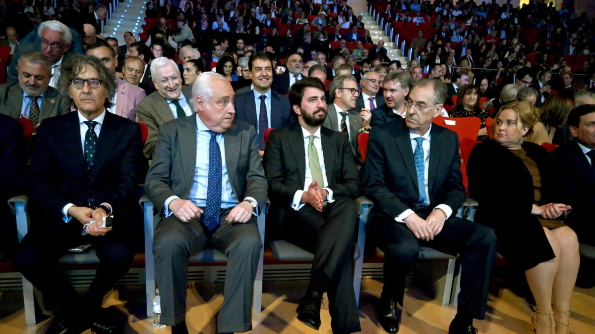 Santiago Mena, José Luis Concepción, Juan García Gallardo, Miguel Ángel Benavente y Cristina Ayala.