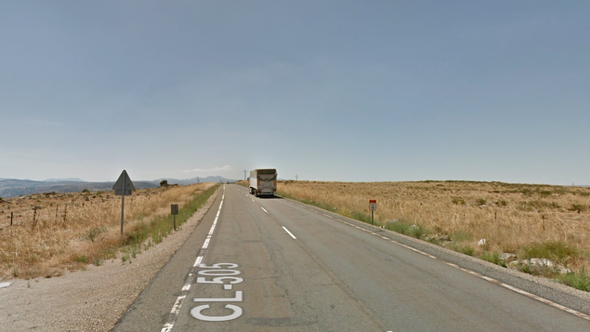 Kilómetro 15 de la carretera CL-505 en el término de El Herradón de Pinares (Ávila)