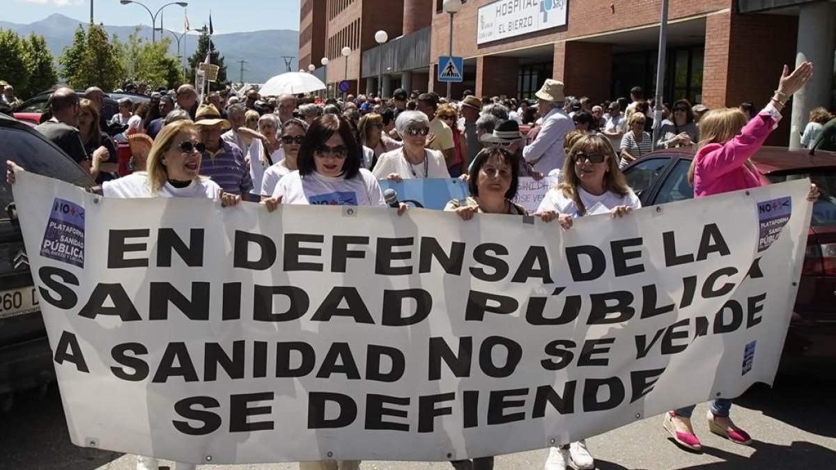 Concentración por la sanidad pública en Ponferrada