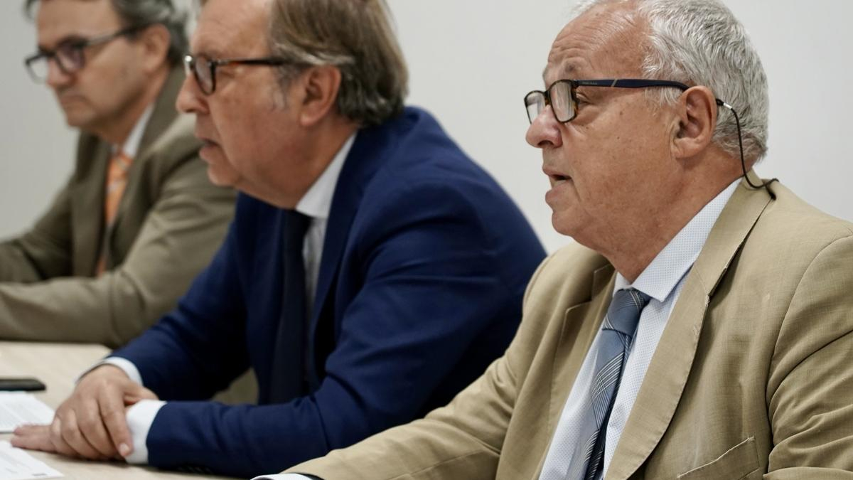 El consejero de Cultura, Turismo y Deporte, Gonzalo Santonja, preside el Pleno del Consejo Autonómico de Turismo.