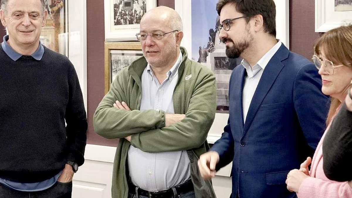 Francisco Igea junto al cabeza de lista por Izquierda Española, Guillermo del Valle; Soraya Rodríguez y Cecilio Vadillo. ICAL