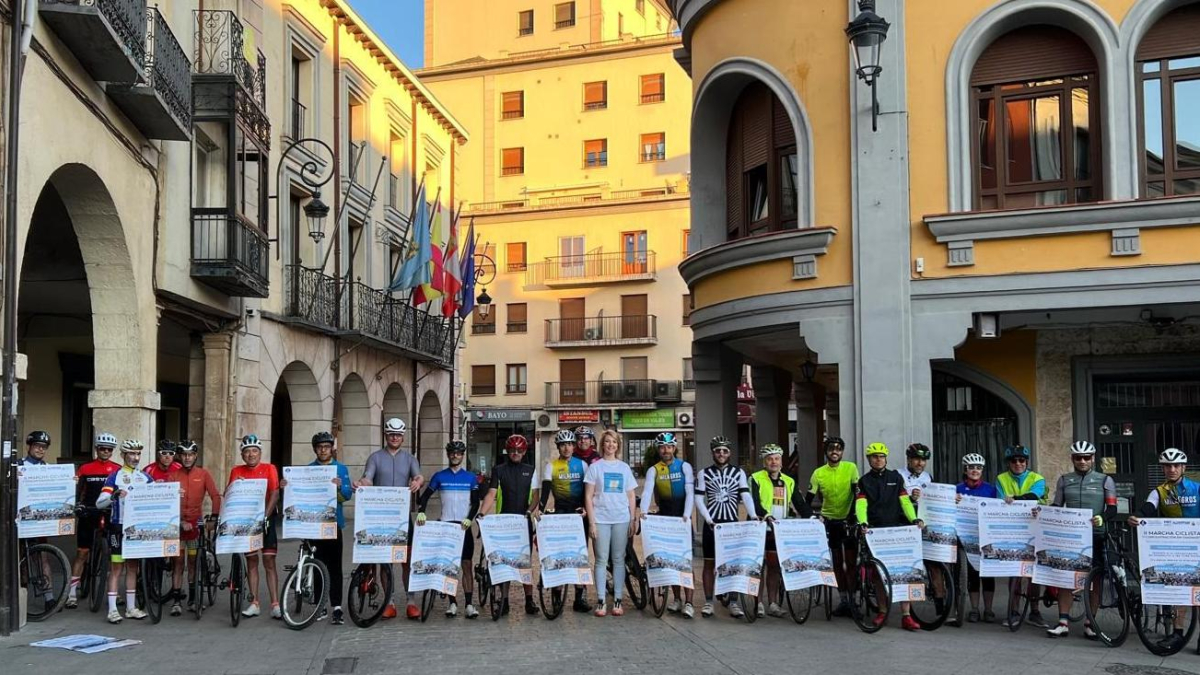 Salida de la II Marcha Ciclista a Chamartín en Aranda de Duero.II MARCHA CICLISTA A CHAMARTÍN