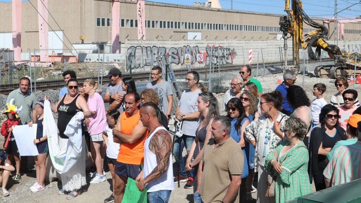 Protesta de vecinos de Palencia por las obras del AVE