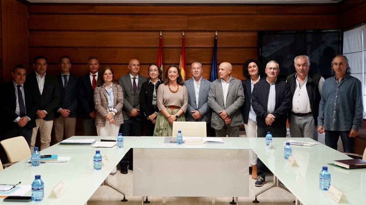 La consejera de Agricultura, Ganadería y Desarrollo Rural, María González Corral, preside la reunión del Consejo Agrario de Castilla y León.