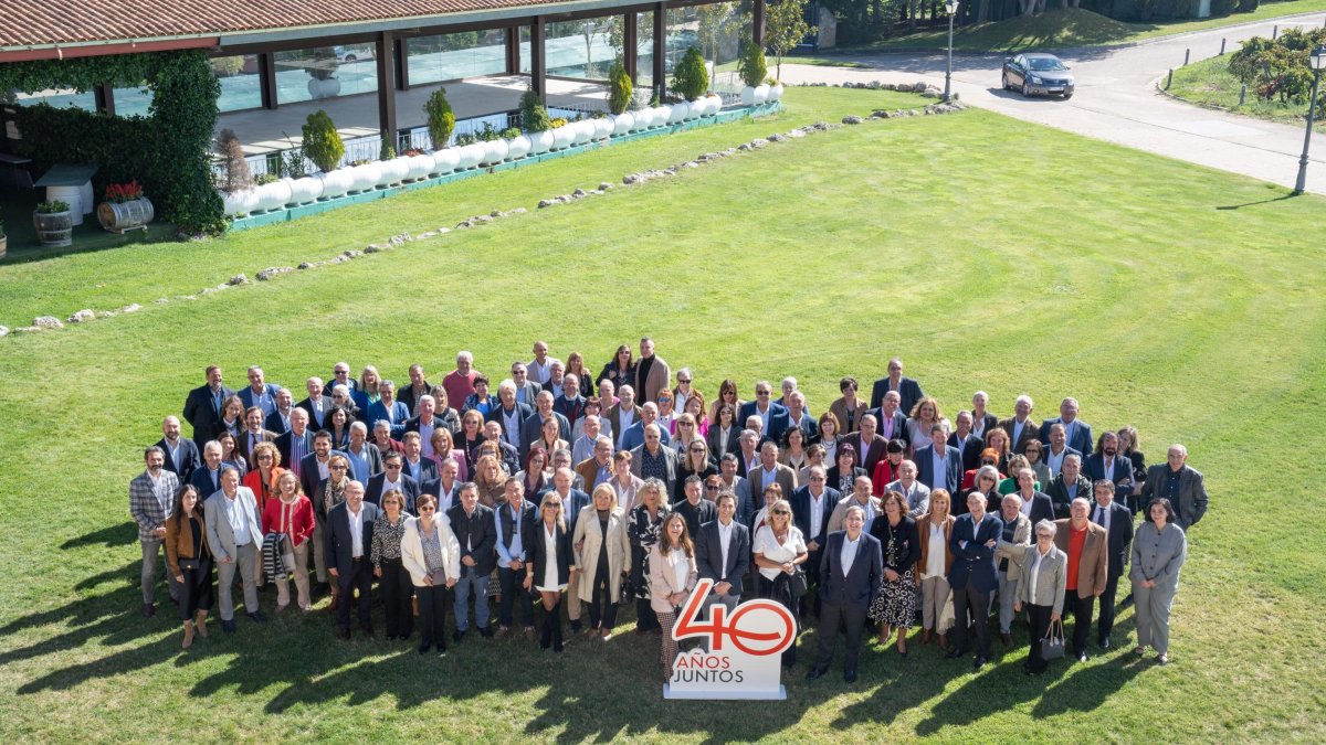 Homenaje a los empleados que llevan 40 años trabajando en Pascual.