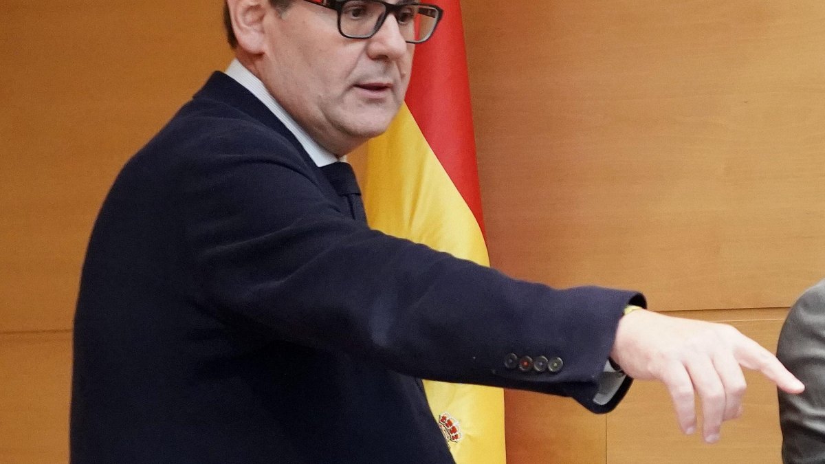 Javier Carrera, en una imagen de archivo al frente de la Comisión de Industria.