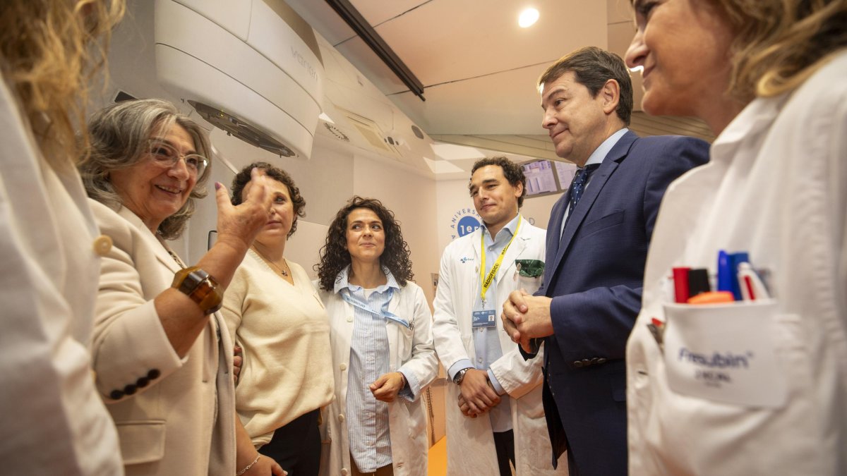 El presidente de la Junta participa en el acto de celebración del primer aniversario de la Unidad Satélite de Radioterapia de Ávila