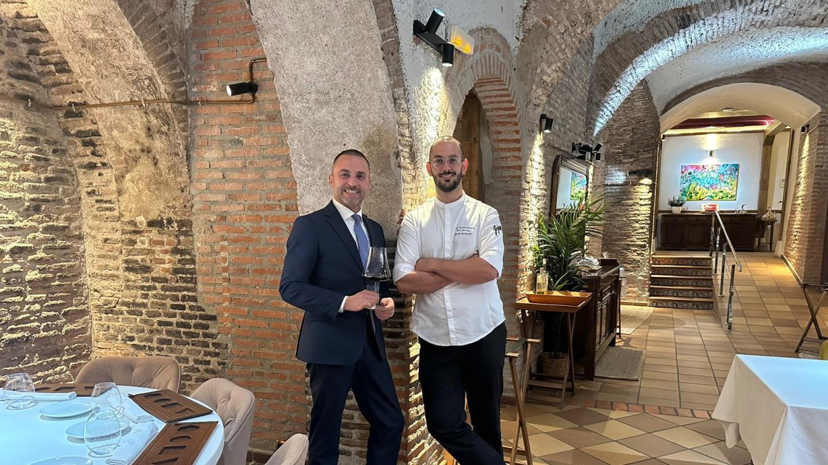 Roberto Simal y Nauzet Betancort, en el comedor del restaurante El Hilo de Ariadna