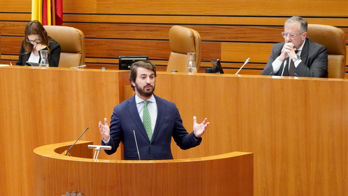 El portavoz de Vox en las Cortes, Juan García-Gallardo, durante el debate de la PNL.