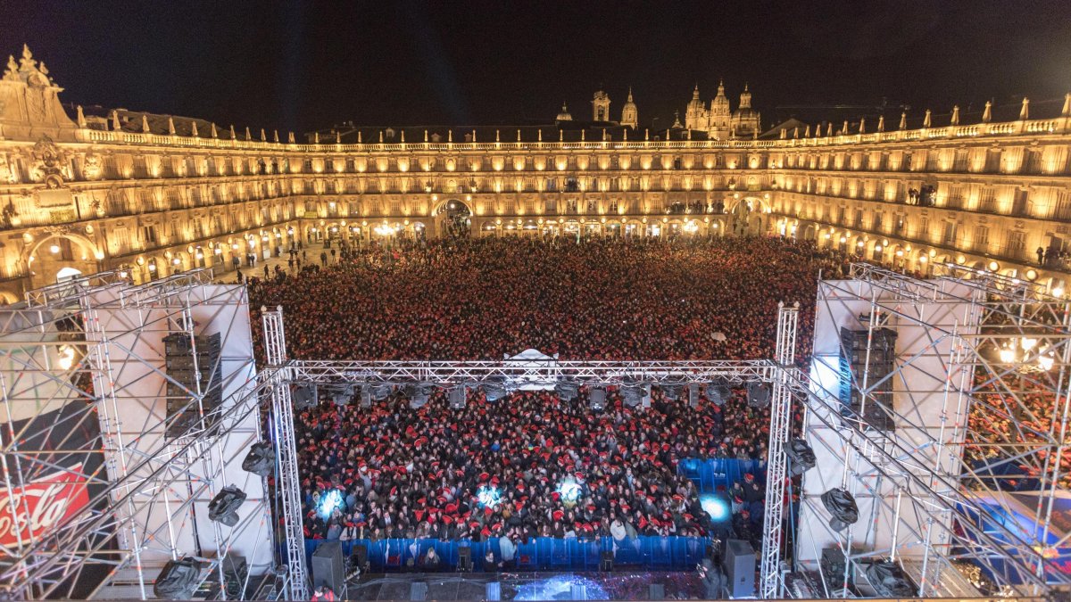 Imagen de archivo de una fiesta de fin de año universitario en Salamanca.