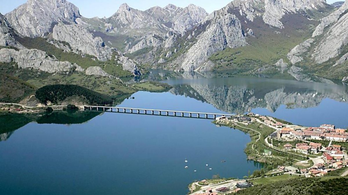 Las Opas piden el equivalente a tres embalses de Riaño más para el ...