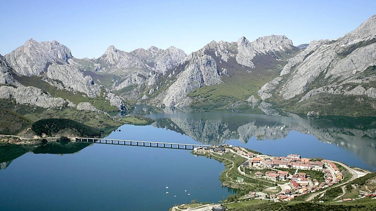 Pantano de Riaño (León) en una foto de archivo. ICAL