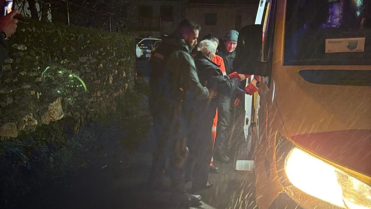 Encuentran en buen estado, aunque con signos de hipotermia, al hombre de 89 años desaparecido en Vivinera