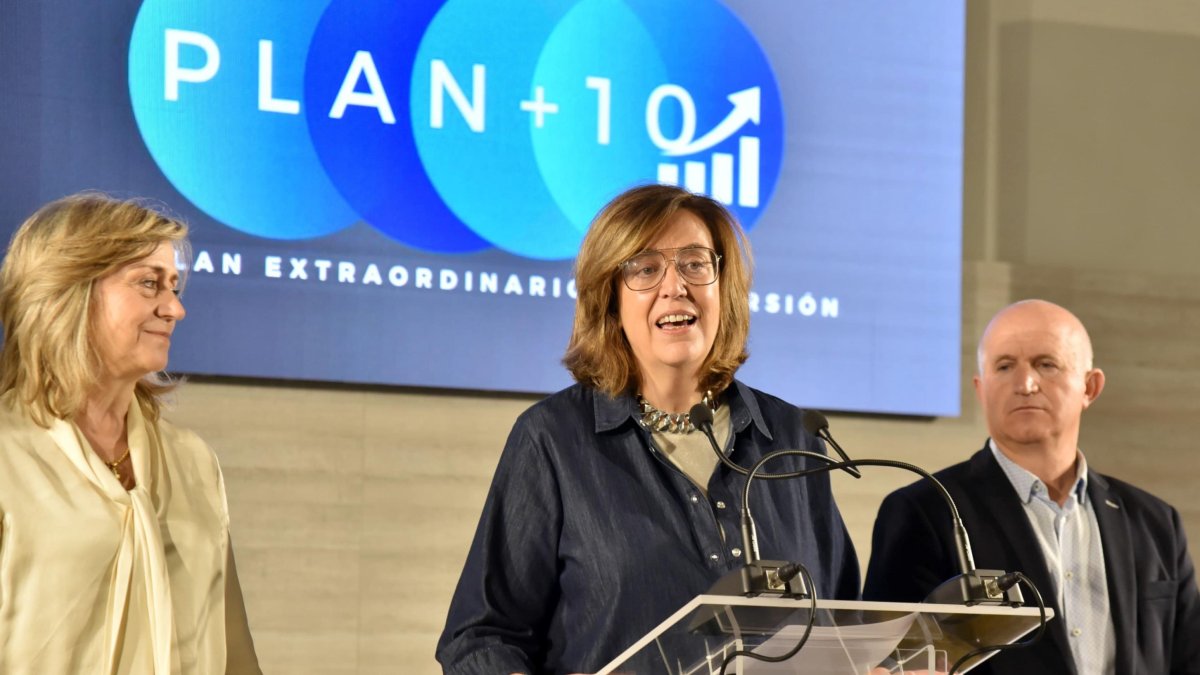 La presidenta de la Diputación de Palencia, Ángeles Armisén, presenta el Plan + 10