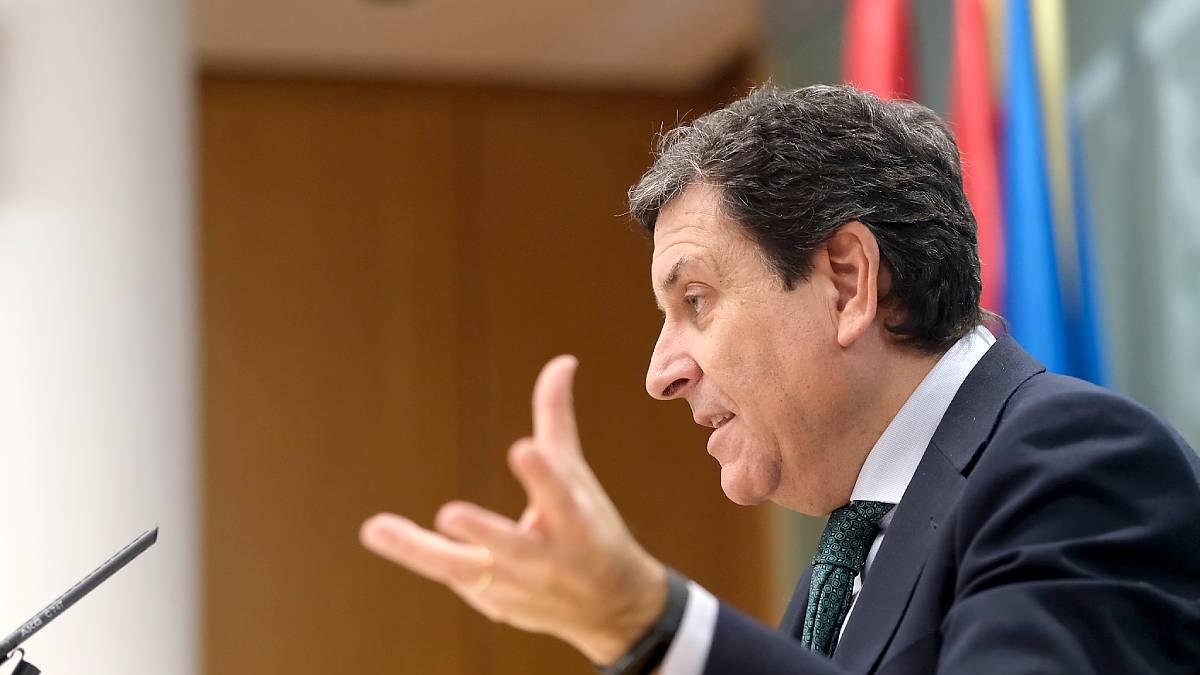 El portavoz de la Junta comparece en la rueda de prensa posterior al Consejo de Gobierno. E. M.