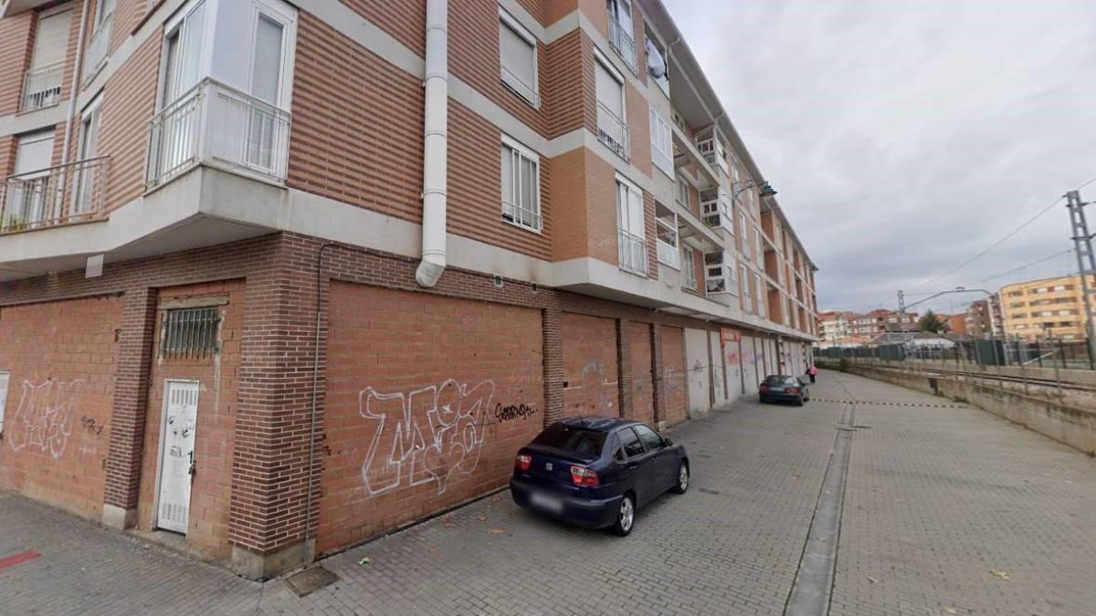 Calle Velasquita en la capital leonesa, donde se produjeron los hechos. GGL SW