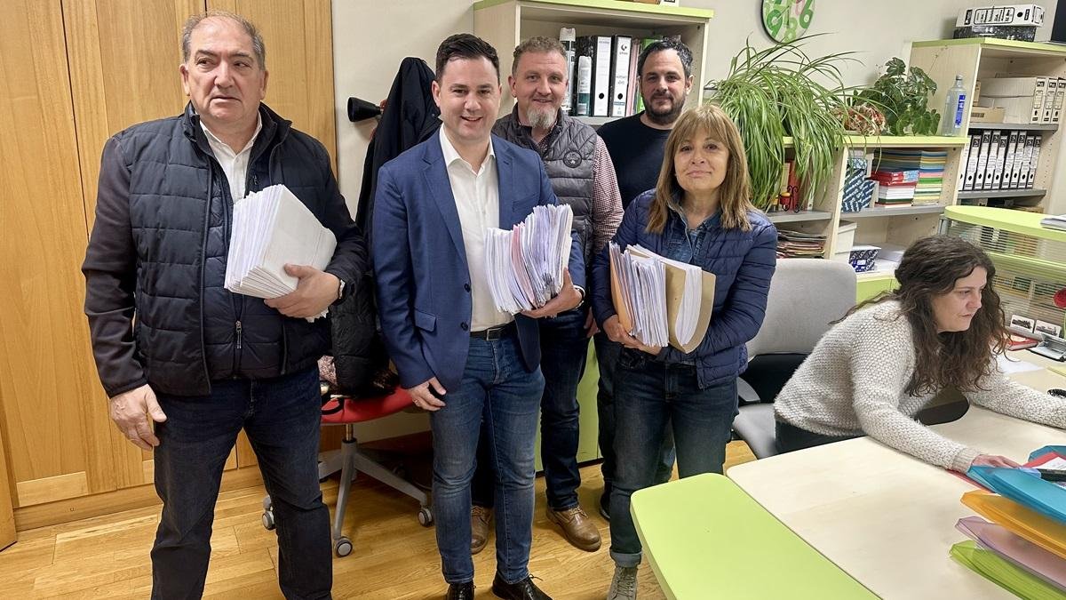 Javier Alfonso Cendón presenta los avales para ser reelegido en la Secretaría Provincial de León
