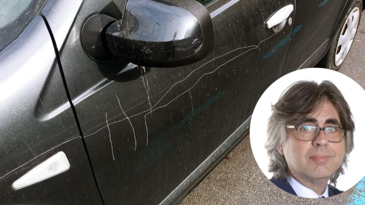 Una imagen de archivo de arañazos en el coche del alcalde de Béjar y una imagen de Luis Francisco Martín en miniatura