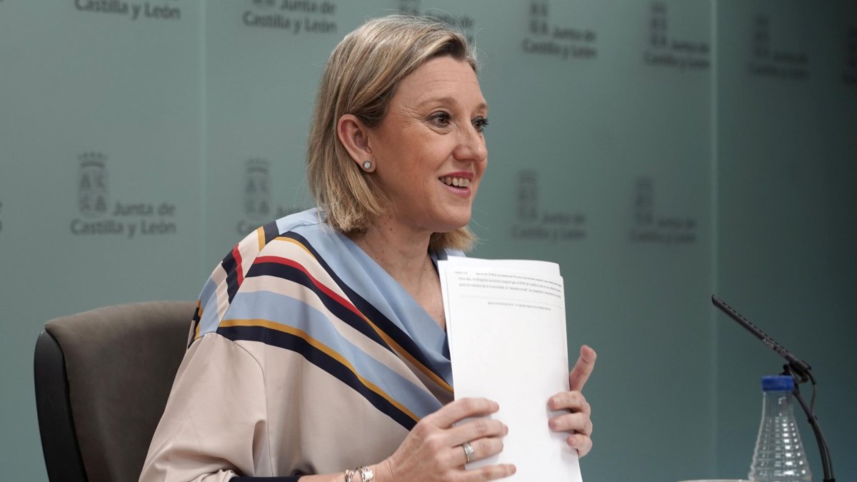 La vicepresidenta de la Junta de Castilla y León y consejera de Familia e Igualdad de Oportunidades, Isabel Blanco, comparece en rueda de prensa posterior al Consejo de Gobierno