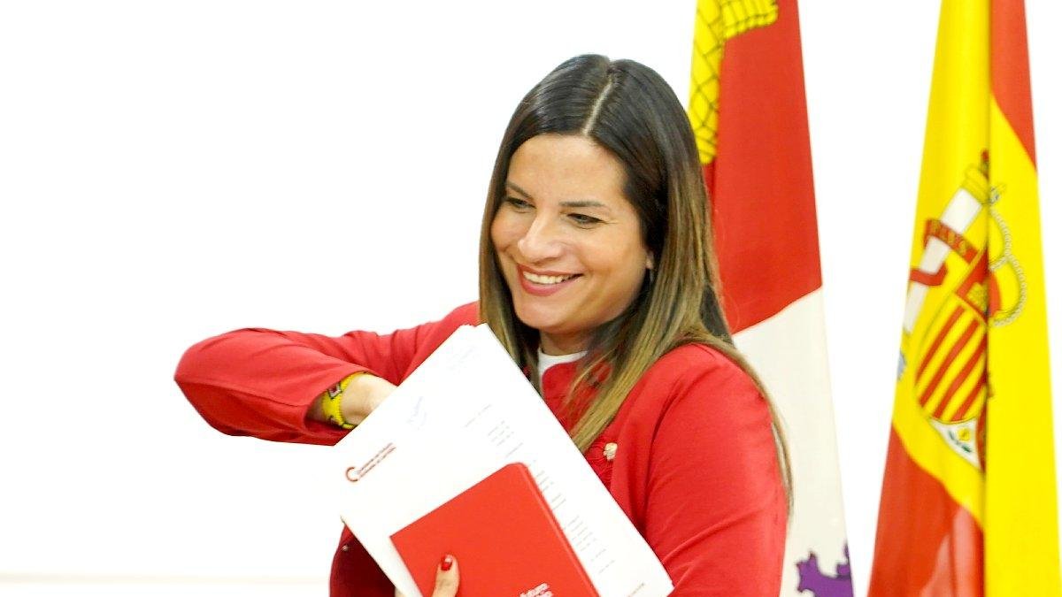 La vicesecretaria general del PSOECyL, Nuria Rubio, en el balance del Debate sobre el Estado de la Comunidad.