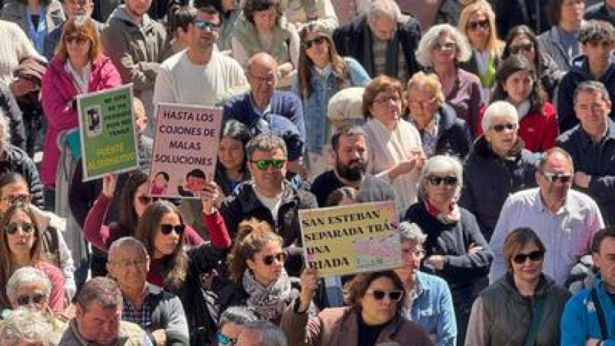 San Esteban de Gormaz reclama un paso provisional y un puente nuevo.