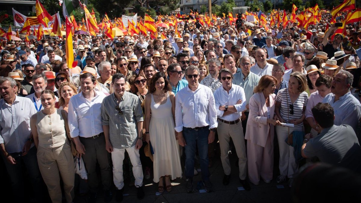 Barones del PP en la manifestación contra el Gobierno de Pedro Sánchez