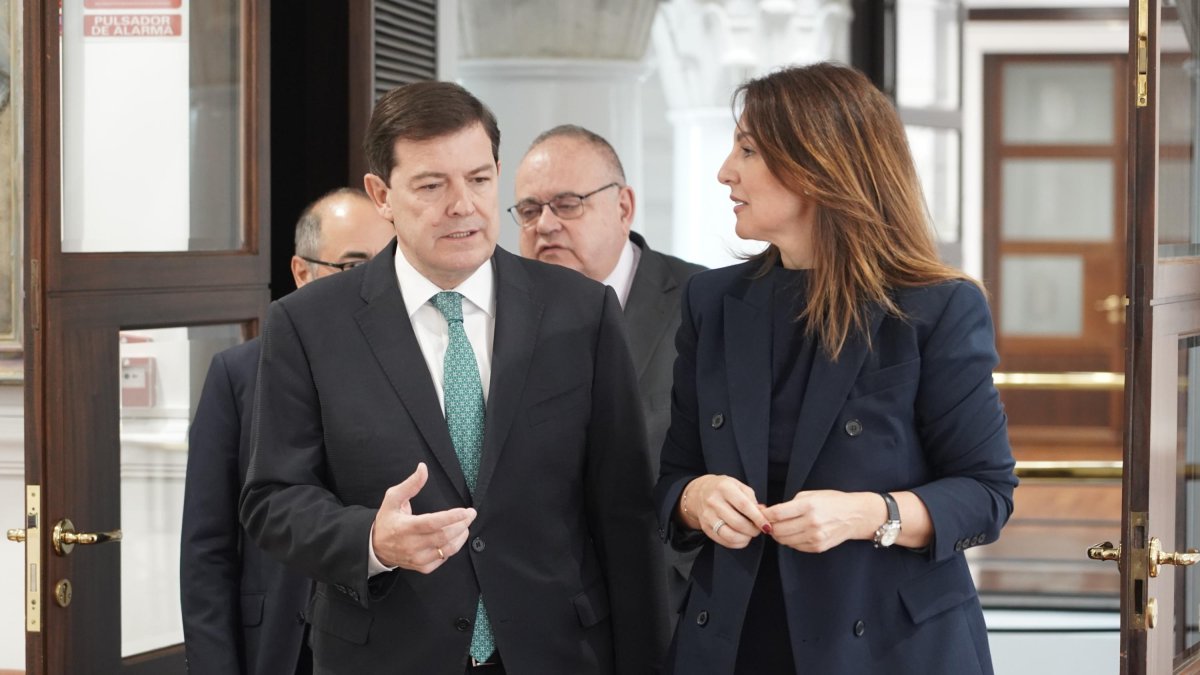 El presidente de la Junta de Castilla y León, Alfonso Fernández Mañueco, presenta las nuevas medidas en materia de protección de la salud de la mujer en Castilla y León.
