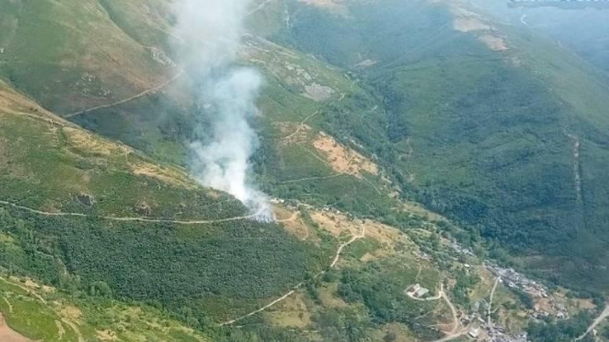 Incendio en la localidad leonesa de Silván.