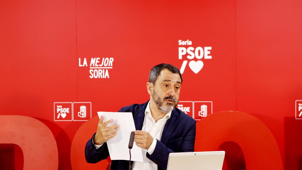 El secretario adjunto de Organización del PSOECyL, Javier Muñoz, analiza la gestión sanitaria de la Junta de Castilla y León.