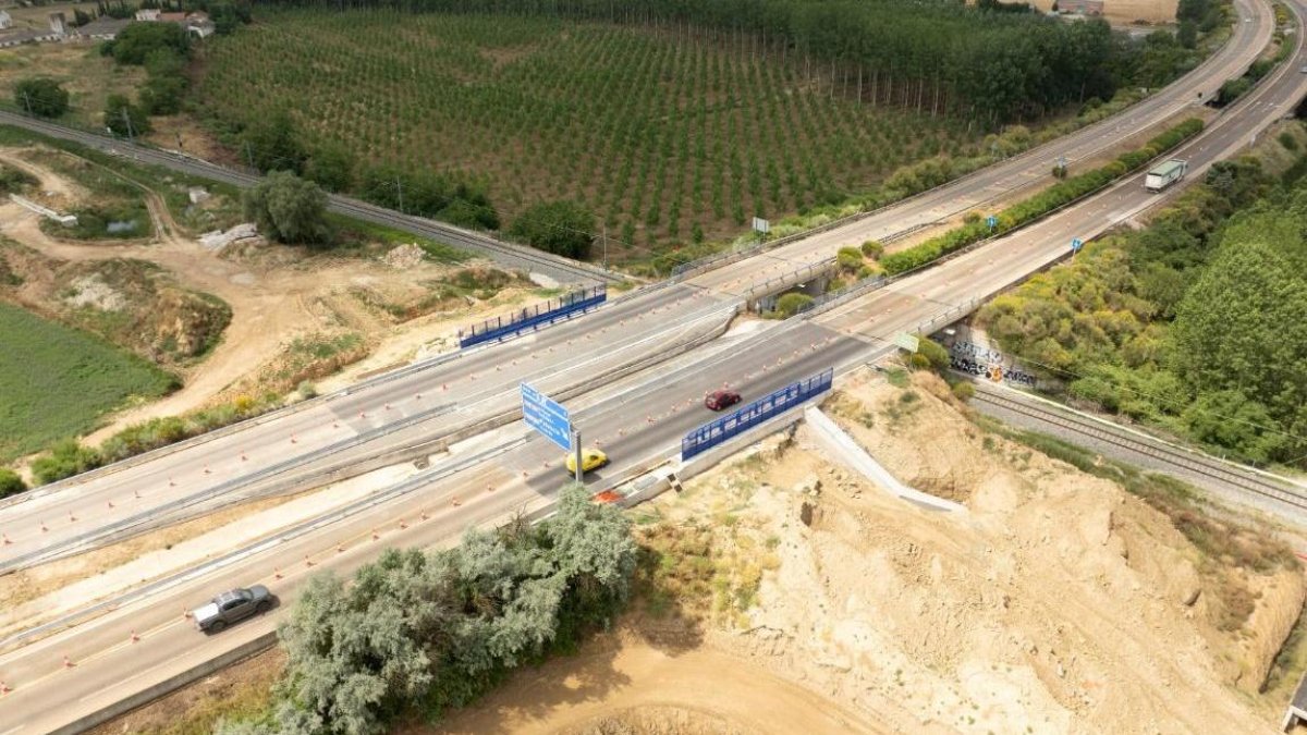 trabajos de plataforma del subtramo Palencia Norte-Amusco en su intersección con la autovía A-65 Palencia-Benavente