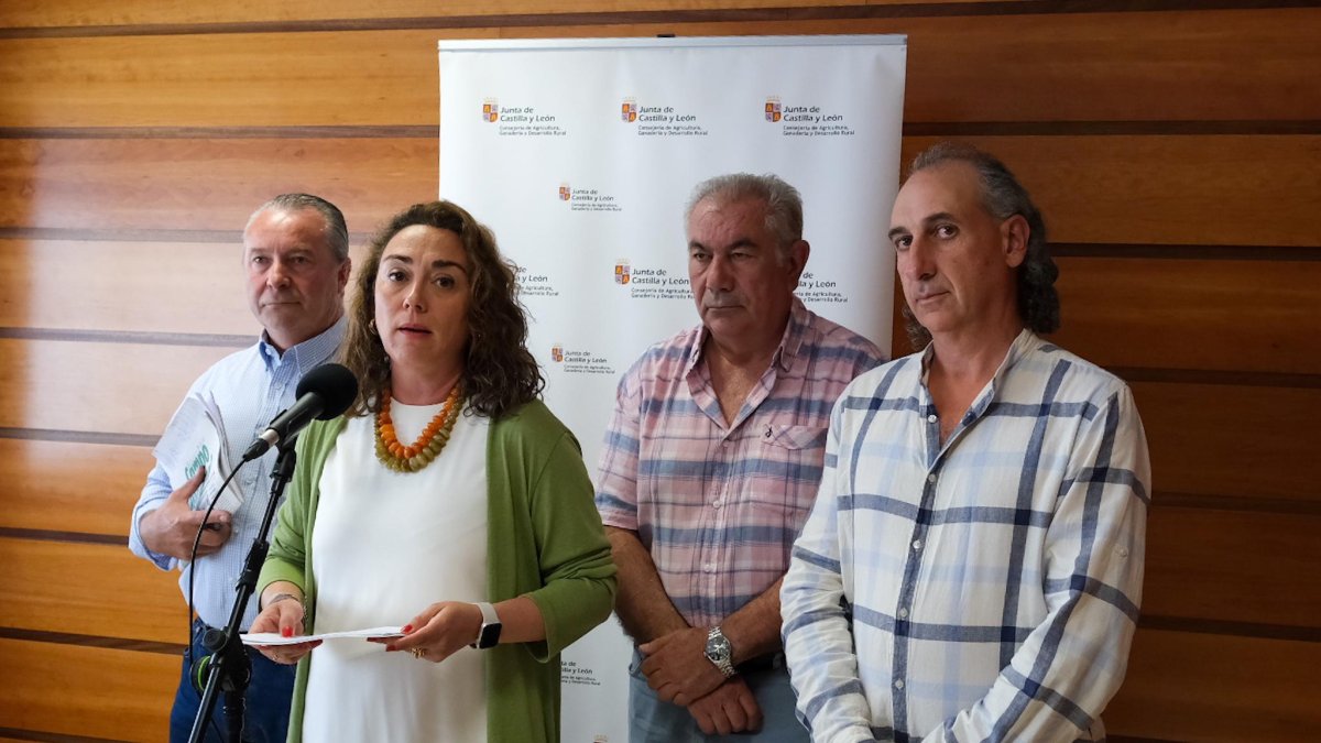 Donaciano Dujo, María González Corral, Aurelio González y Jesús Manuel González Palacín.