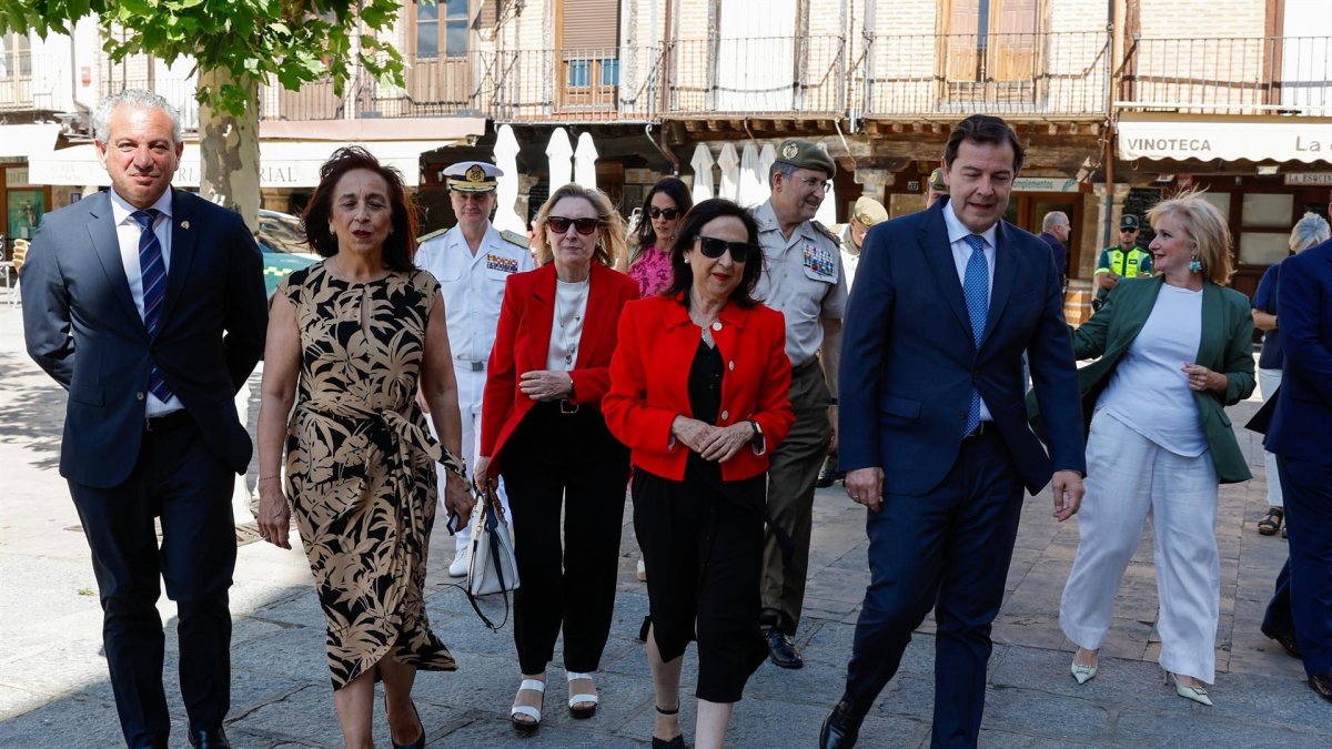 Fernández Mañueco junto a Margarita Robles y autoridades locales y regionales en la presentación del Plan Regional de Monte la Reina