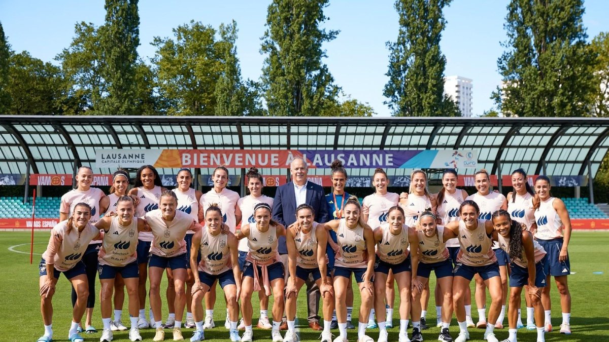 El CEO de Iberdrola con la selección española de fútbol.
