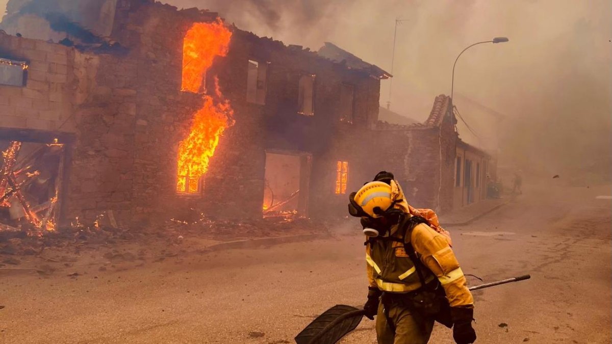 Bomberos forestales BRIF en el incendio de Orallo