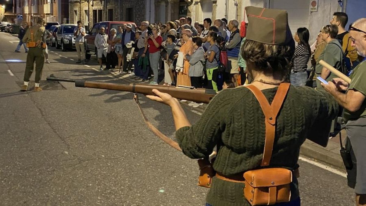 Recreación histórica 'La noche en las trincheras' en Villamanín y La Pola de Gordón, en León.