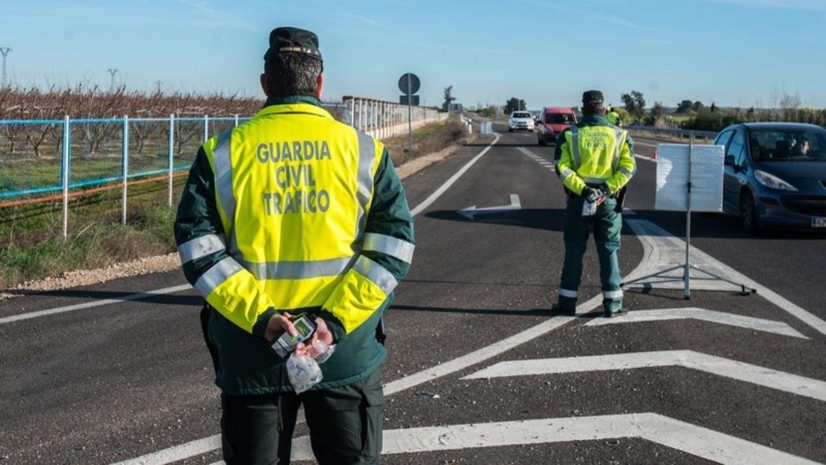 Patrulla de la Guardia Civil de Tráfico, en una imagen de archivo.