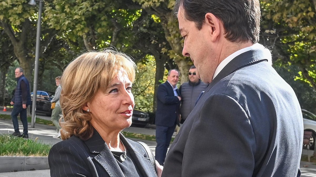 El presidente de la Junta, Alfonso Fernández Mañueco, y la presidenta del TSJCyL, Ana del Ser.