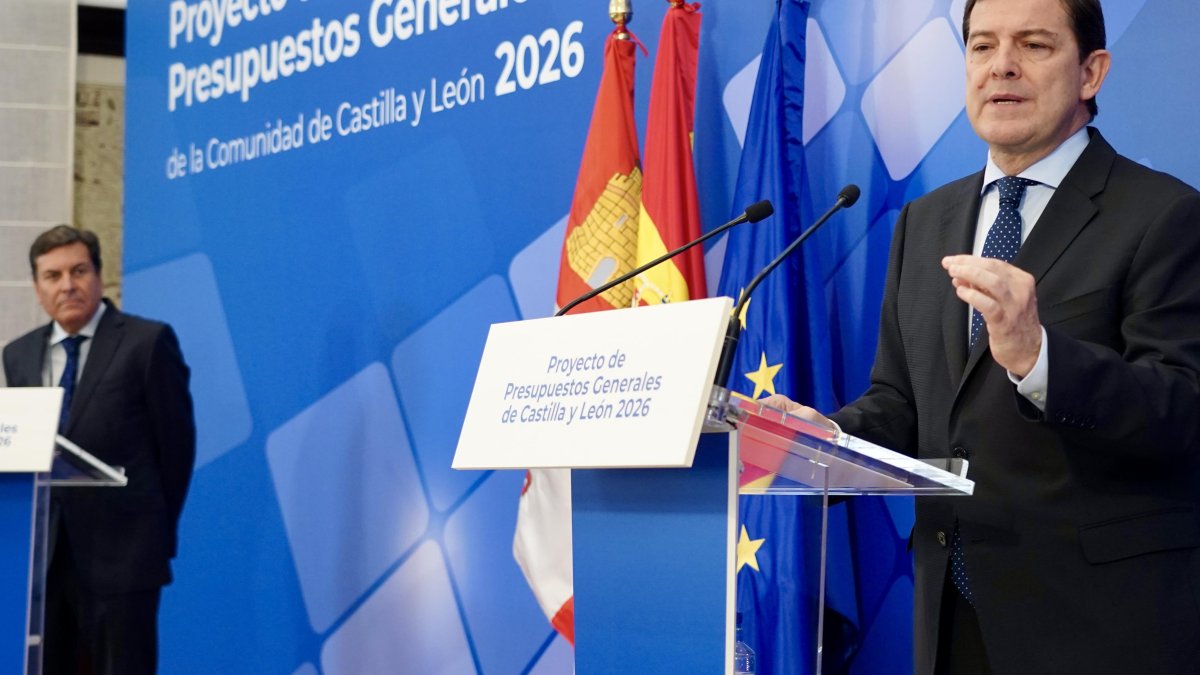 Carlos Fernández Carriedo y Alfonso Fernández Mañueco, en la presentación de los Presupuestos de 2026.