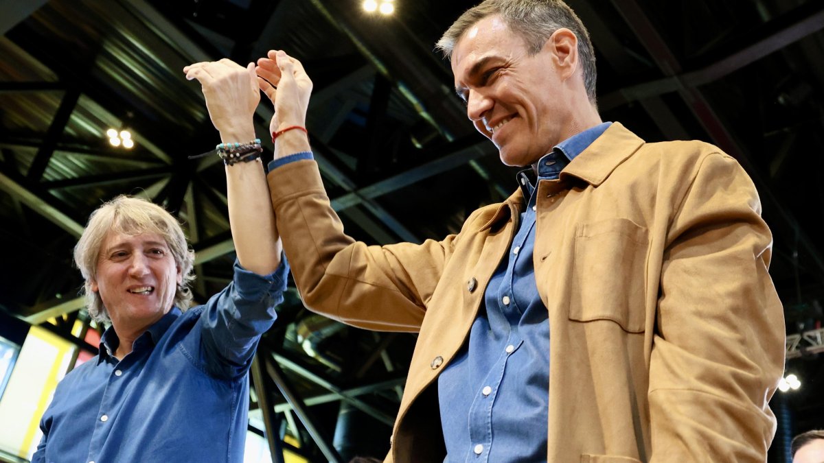 Carlos Martínez y Pedro Sánchez en la clausura de las jornadas de León