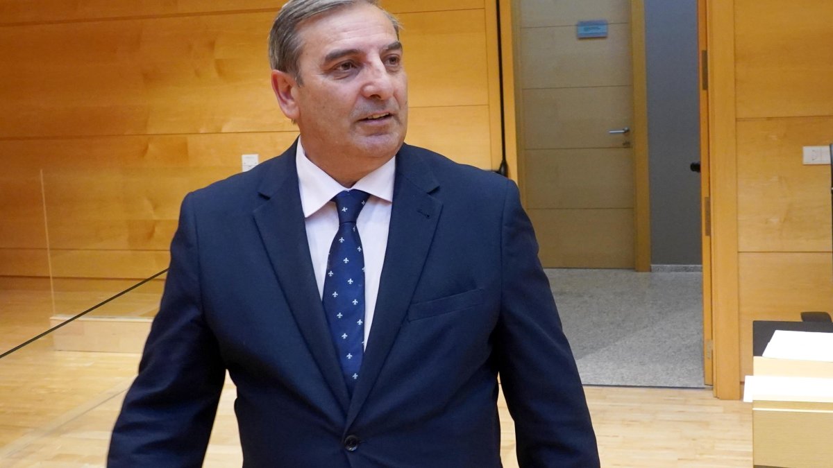José Luis Sanz Merino comparece en las Cortes para informar sobre el proyecto de ley de Presupuestos Generales de la Comunidad para 2026.