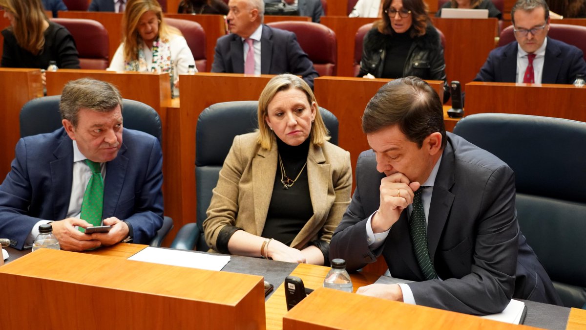 Luis Miguel González Gago, Isabel Blanco y Alfonso Fernández Mañueco.