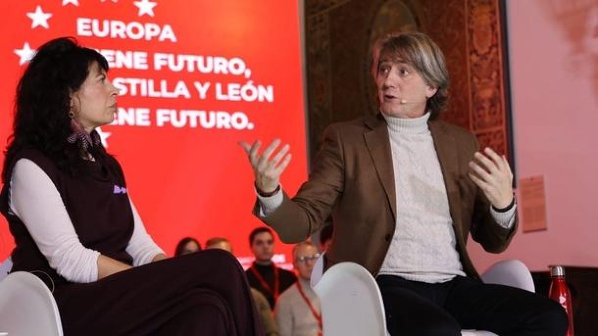 El secretario general del PSCyL, Carlos Martínez, asiste a la Escuela de Gobierno del PSOE.