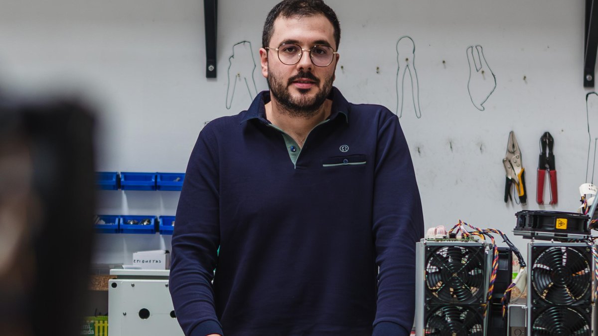 Aarón Molina, director técnico de la empresa HOTTA en Soria