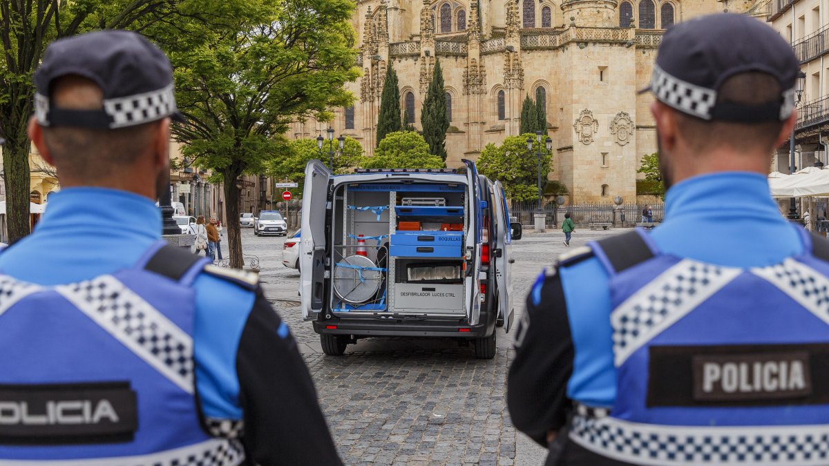 Dos policías locales en Segovia en una imagen de archivo