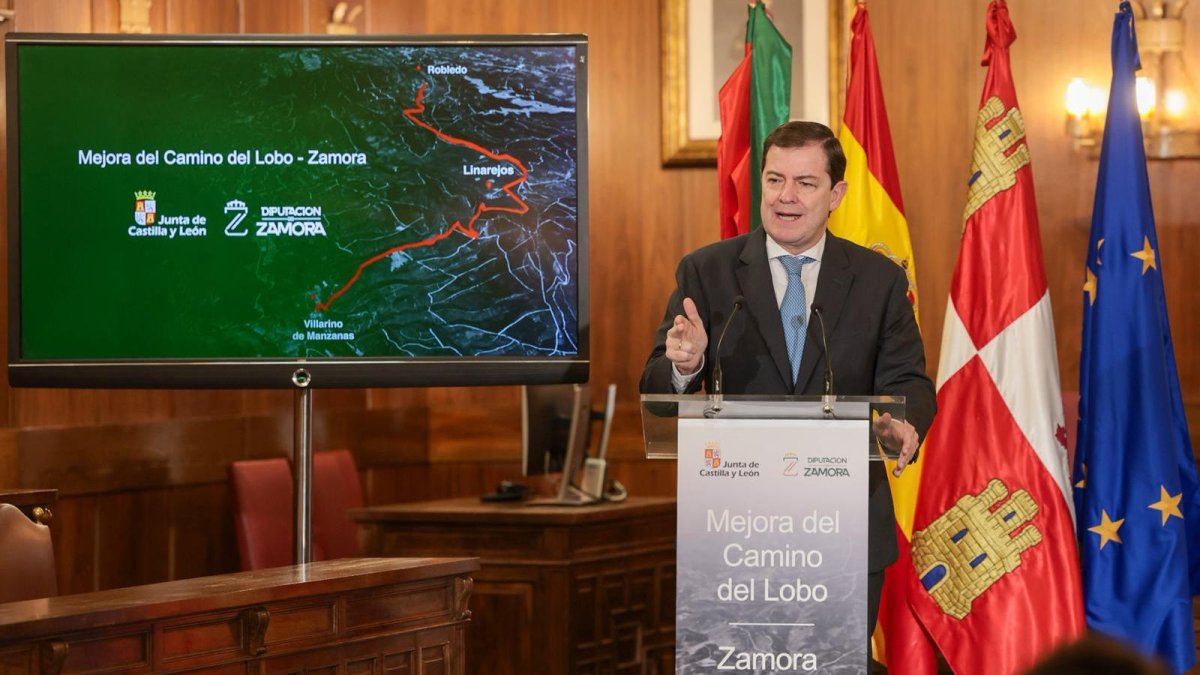  Alfonso Fernández Mañueco, en la presentación del protocolo para la mejora del Camino del Lobo